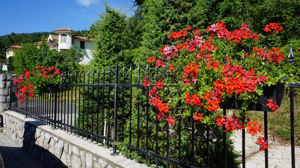 Apartments Villa Krasa Lovran Bagian luar foto